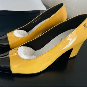 CHANEL Patent Calfskin Yellow and Black Pumps size 39